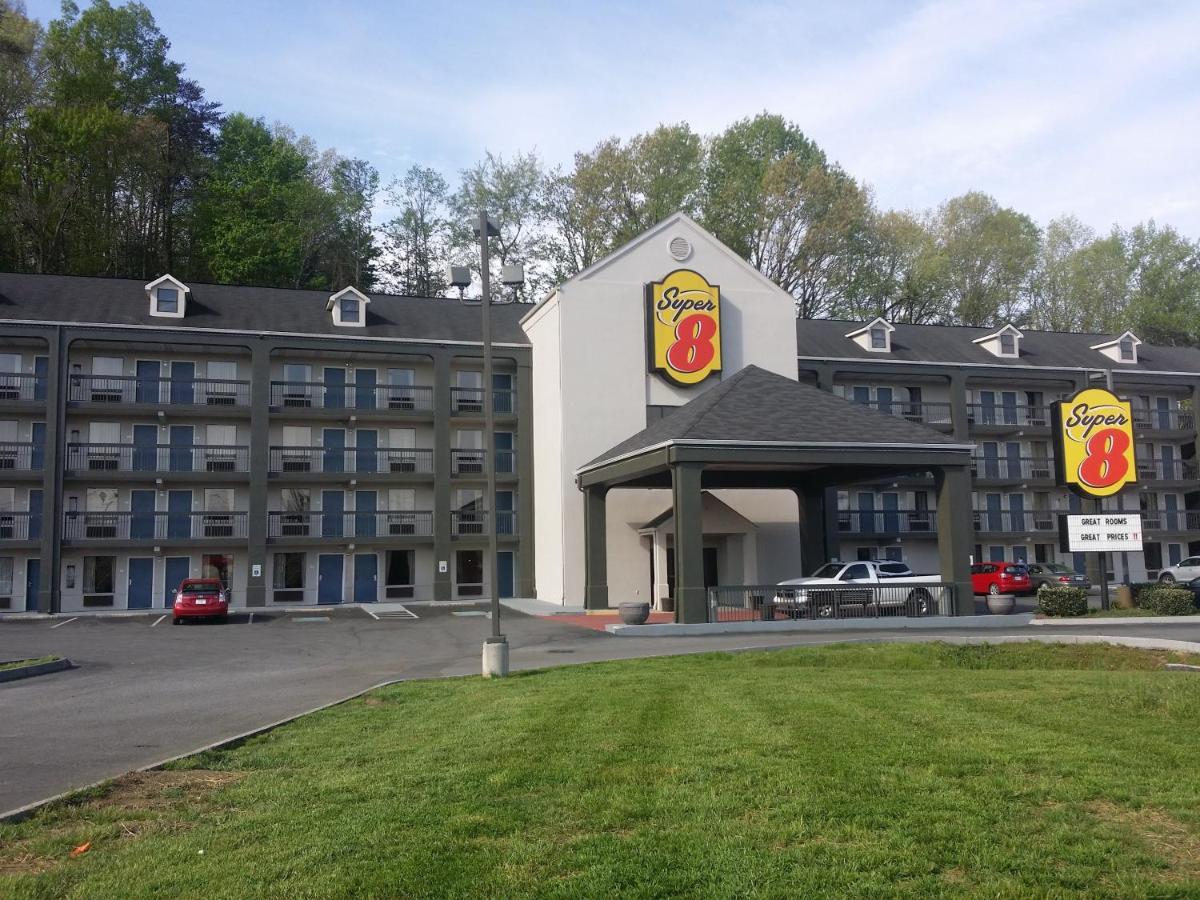 Super 8 By Wyndham Pigeon Forge-Emert St Hotel Exterior photo