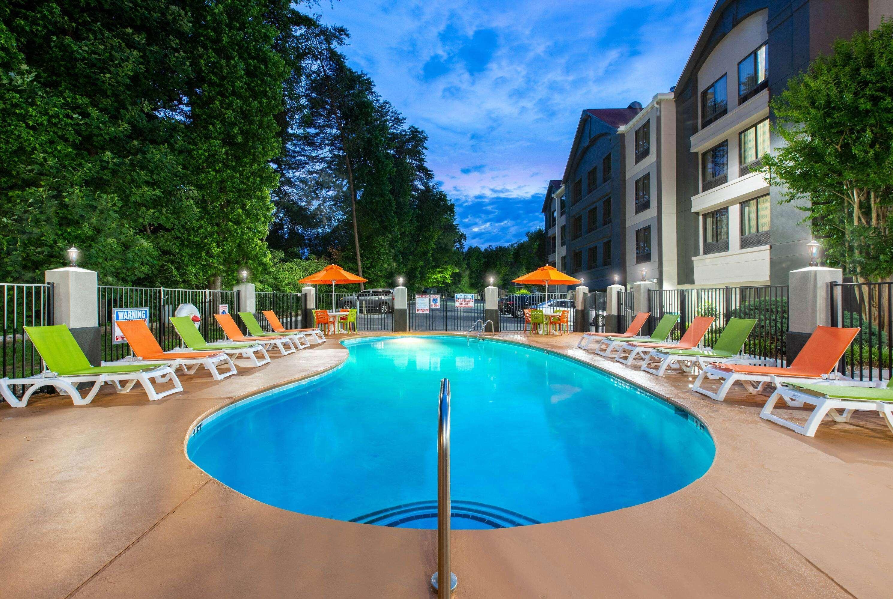 Super 8 By Wyndham Pigeon Forge-Emert St Hotel Exterior photo